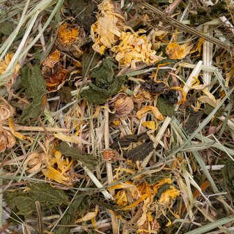 &#039;t Dijkje Kruidenhooi met Goudsbloem &amp; Brandnetel 500gram 